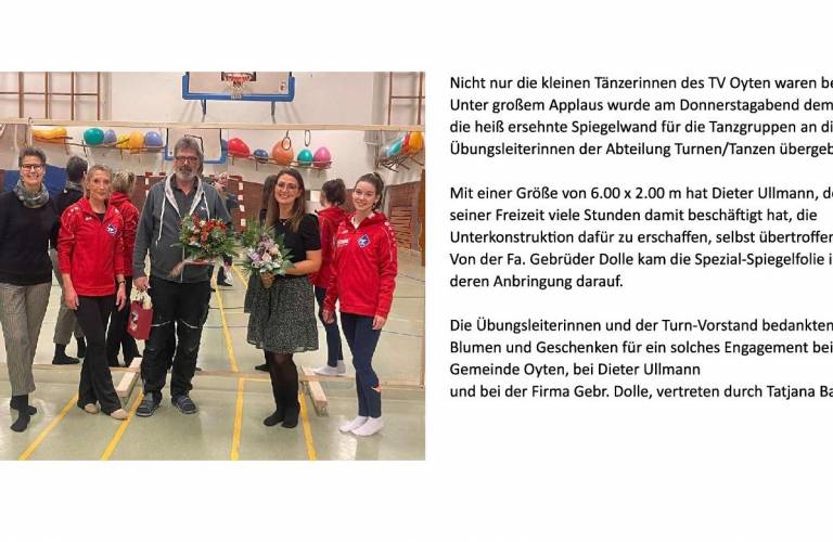 Spiegelwand für die Tänzerinnen